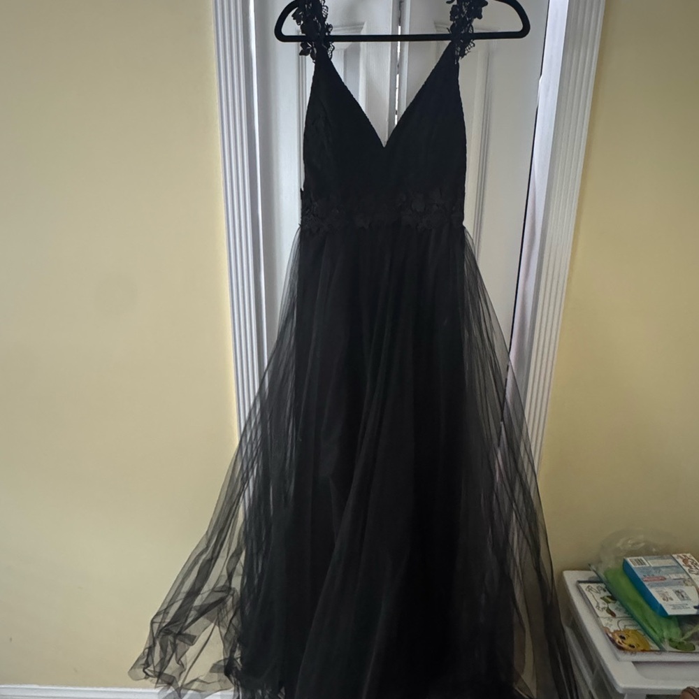 Elegant Black Tulle Prom Dress